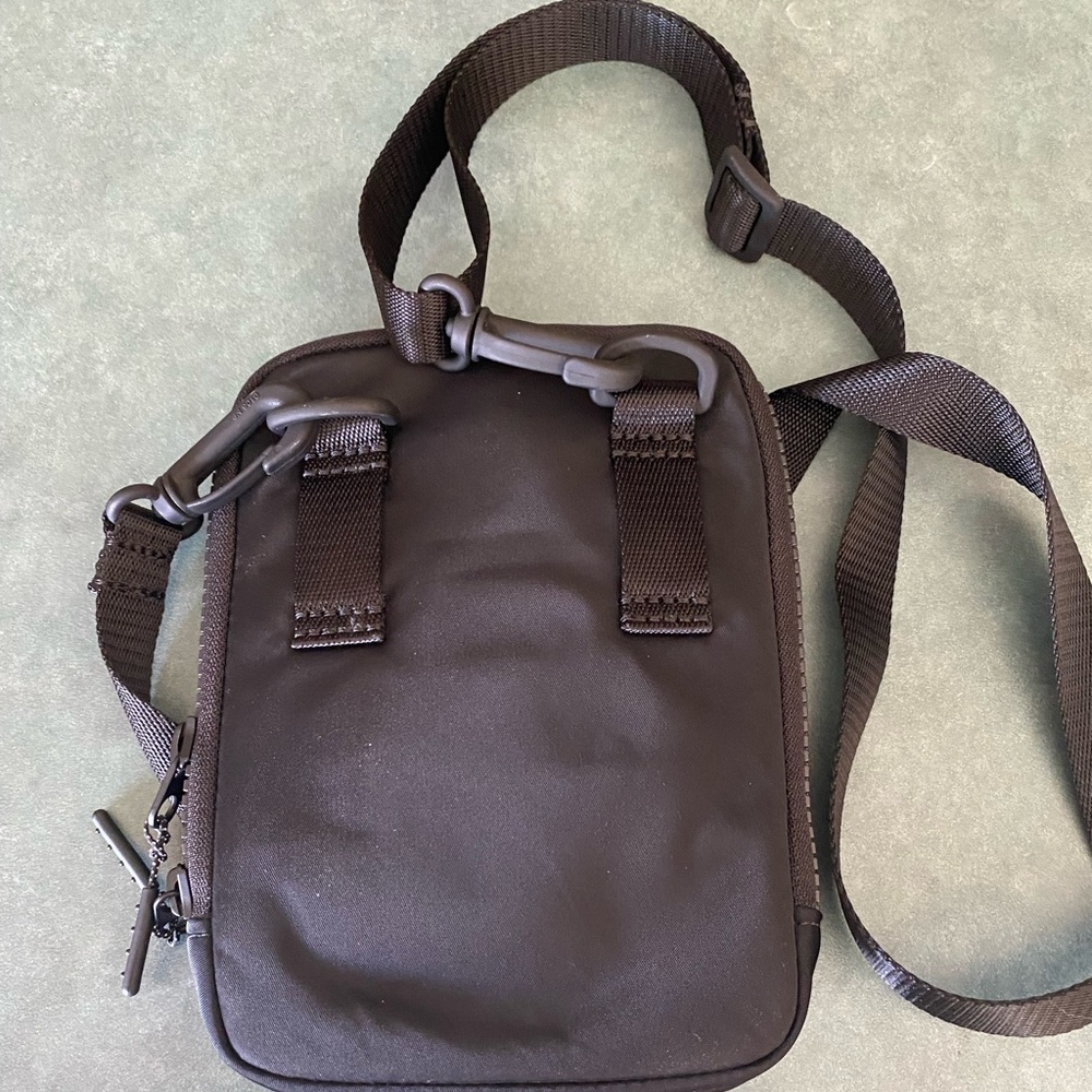Cross body Lululemon bag